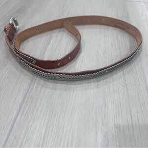 Streets ahead Leather Belt studded tan brown
Silver tone hardware